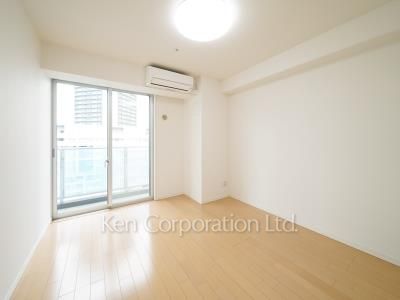 Bedroom ※Photo of the same layout on 13 floor. Decoration and fixture may differ.