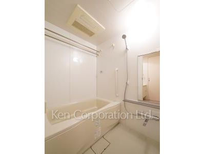 Bath ※Photo of the same layout on 13 floor. Decoration and fixture may differ.