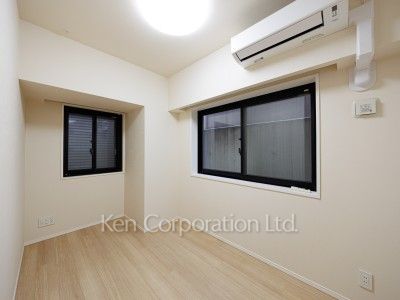 Service Room (Extra room space)