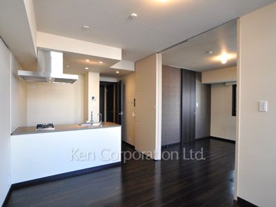 Living-Dining ※Photo of the same layout on 4 floor. Decoration and fixture may differ.