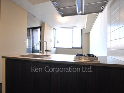 Kitchen ※Photo of the same layout on 4 floor. Decoration and fixture may differ.