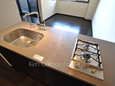 Kitchen ※Photo of the same layout on 4 floor. Decoration and fixture may differ.