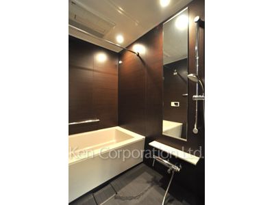 Bath ※Photo of the same layout on 4 floor. Decoration and fixture may differ.