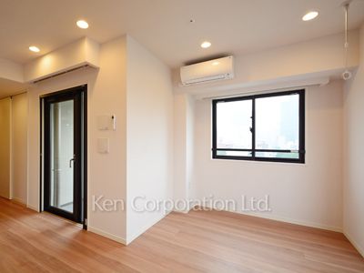 Living-Dining ※Photo of the same layout on 14 floor. Decoration and fixture may differ.