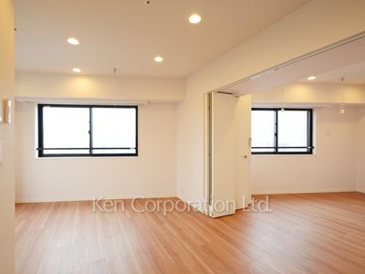 Living-Dining ※Photo of the same layout on 14 floor. Decoration and fixture may differ.