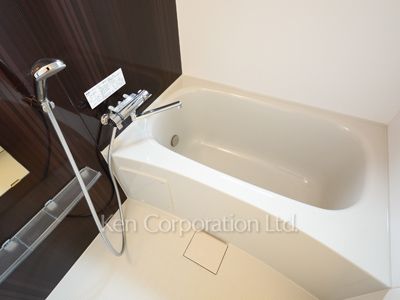 Bath ※Photo of the same layout on 14 floor. Decoration and fixture may differ.