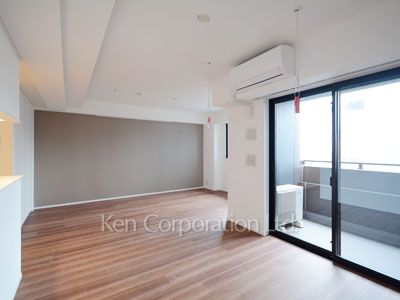Living-Dining ※Photo of the same layout on 13 floor. Decoration and fixture may differ.