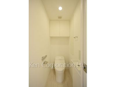 Lavatory ※Photo of the same layout on 13 floor. Decoration and fixture may differ.