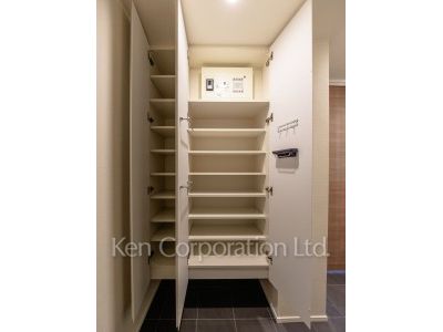 Shoes Closet