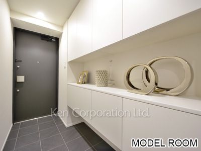 Entrance ※Photo of the same layout on 5 floor. Decoration and fixture may differ.