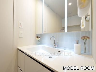 Powder Room ※Photo of the same layout on 5 floor. Decoration and fixture may differ.