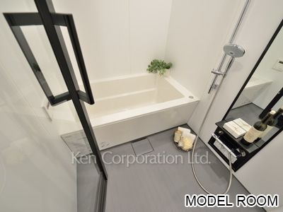Bath ※Photo of the same layout on 5 floor. Decoration and fixture may differ.
