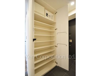 Shoes Closet