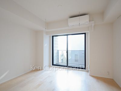 Living-Dining ※Photo of the same layout on 5 floor. Decoration and fixture may differ.
