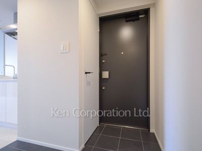 Entrance ※Photo of the same layout on 5 floor. Decoration and fixture may differ.