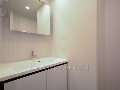 Powder Room ※Photo of the same layout on 5 floor. Decoration and fixture may differ.