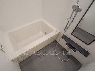 Bath ※Photo of the same layout on 5 floor. Decoration and fixture may differ.