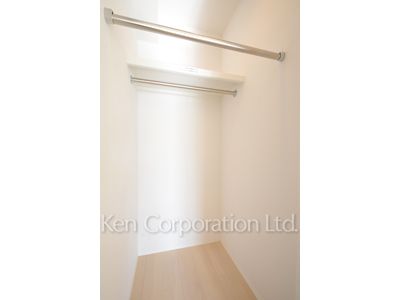 Closet ※Photo of the same layout on 5 floor. Decoration and fixture may differ.