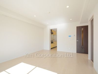 Living-Dining ※Photo of the same layout on 5 floor. Decoration and fixture may differ.