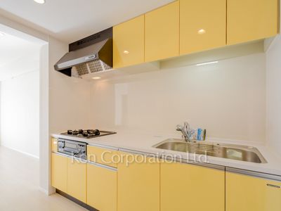 Kitchen ※Photo of the same layout on 5 floor. Decoration and fixture may differ.
