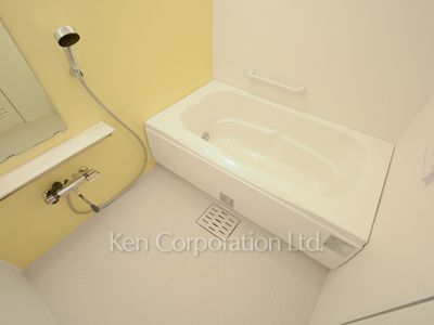 Bath ※Photo of the same layout on 5 floor. Decoration and fixture may differ.