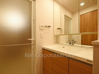 Powder Room ※Photo of the same layout on 13 floor. Decoration and fixture may differ.