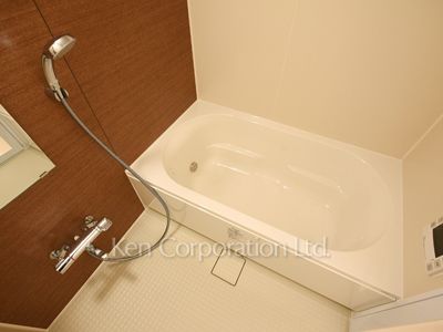 Bath ※Photo of the same layout on 13 floor. Decoration and fixture may differ.