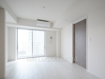 Living-Dining ※Photo of the same layout on 17 floor. Decoration and fixture may differ.