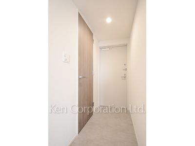 Entrance ※Photo of the same layout on 17 floor. Decoration and fixture may differ.