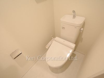 Lavatory ※Photo of the same layout on 17 floor. Decoration and fixture may differ.
