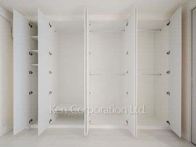 Closet ※Photo of the same layout on 18 floor. Decoration and fixture may differ.