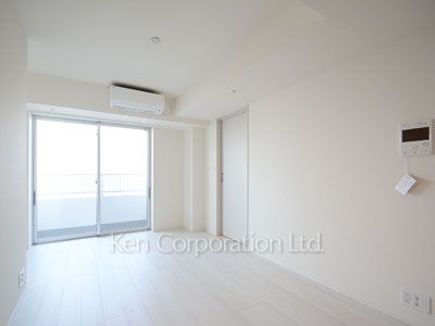 Living-Dining ※Photo of the same layout on 18 floor. Decoration and fixture may differ.