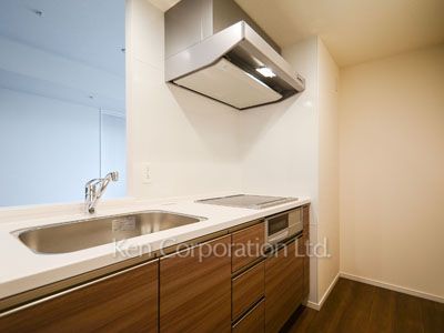 Kitchen ※Photo of the same layout on 17 floor. Decoration and fixture may differ.
