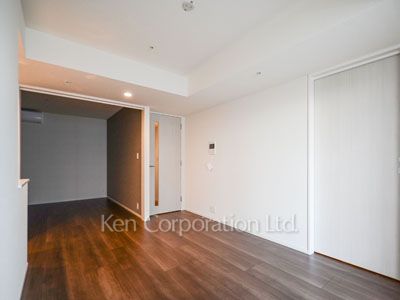Living-Dining ※Photo of the same layout on 17 floor. Decoration and fixture may differ.