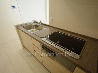 Kitchen ※Photo of the same layout on 19 floor. Decoration and fixture may differ.