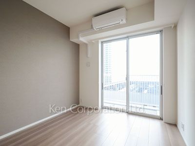 Master Bedroom ※Photo of the same layout on 19 floor. Decoration and fixture may differ.