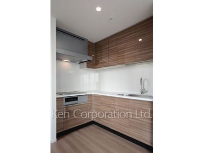 Kitchen ※Photo of the same layout on 19 floor. Decoration and fixture may differ.