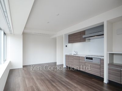 Living-Dining ※Photo of the same layout on 10 floor. Decoration and fixture may differ.