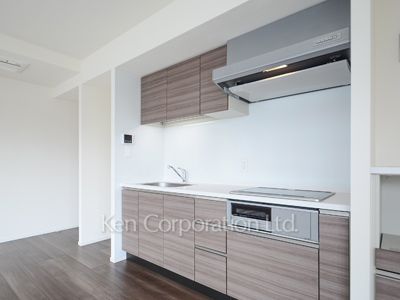 Kitchen ※Photo of the same layout on 10 floor. Decoration and fixture may differ.