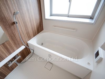 Bath ※Photo of the same layout on 10 floor. Decoration and fixture may differ.