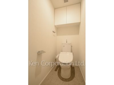 Lavatory ※Photo of the same layout on 10 floor. Decoration and fixture may differ.
