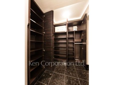 Shoes Closet