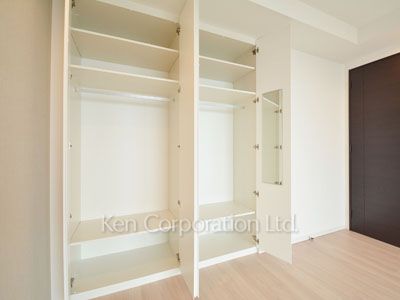 Closet ※Photo of the same layout on 37 floor. Decoration and fixture may differ.