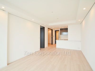 Living-Dining ※Photo of the same layout on 37 floor. Decoration and fixture may differ.