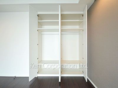 Closet ※Photo of the same layout on 37 floor. Decoration and fixture may differ.