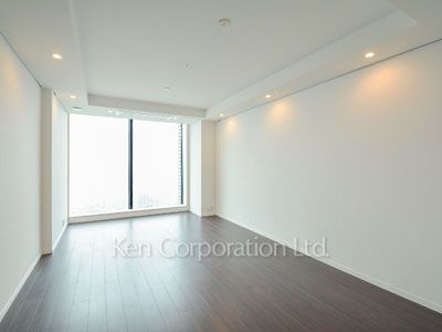 Living-Dining ※Photo of the same layout on 37 floor. Decoration and fixture may differ.
