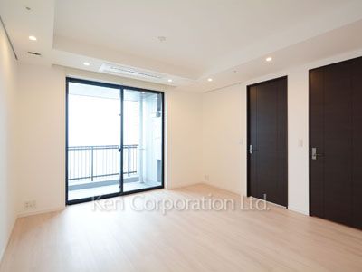 Living-Dining ※Photo of the same layout on 37 floor. Decoration and fixture may differ.