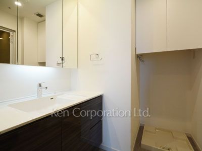 Powder Room ※Photo of the same layout on 37 floor. Decoration and fixture may differ.