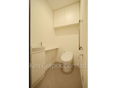 Lavatory ※Photo of the same layout on 37 floor. Decoration and fixture may differ.