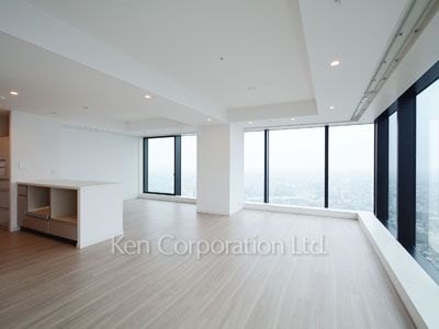 Living-Dining ※Photo of the same layout on 36 floor. Decoration and fixture may differ.